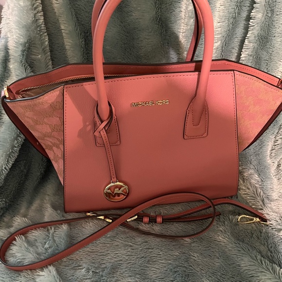 NWT, MICHAEL KORS, NEW,Avril ,Leather,with tag, with shoulder strap, Rose - Picture 9 of 12